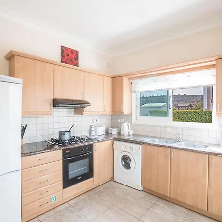 Villa Cyprus Minutes From The Beach, 1245