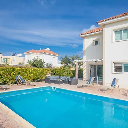 Cyprus Minutes From The Beach, 1245 Βίλα