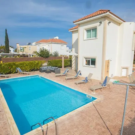 Cyprus Minutes From The Beach, 1245 * Πρωταράς