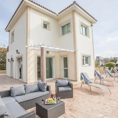 Cyprus Minutes From The Beach, 1245